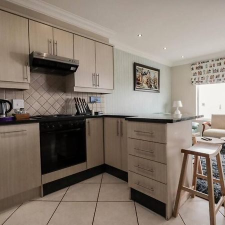 Oceanview Apartments The Look Out Jeffreys Bay Bagian luar foto
