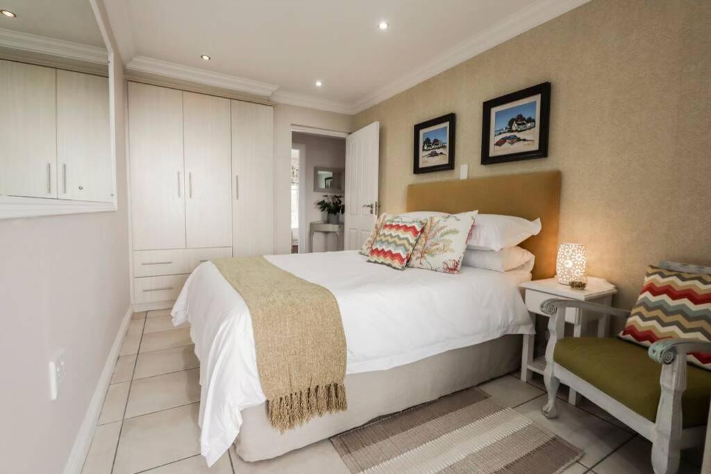 Oceanview Apartments The Look Out Jeffreys Bay Bagian luar foto