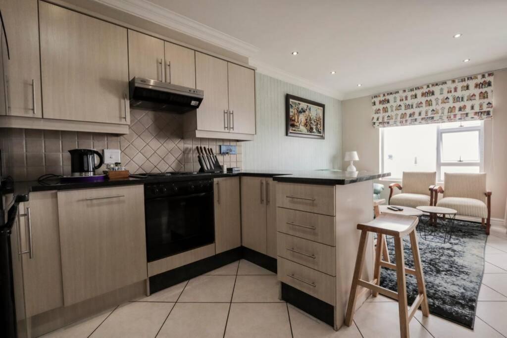Oceanview Apartments The Look Out Jeffreys Bay Bagian luar foto